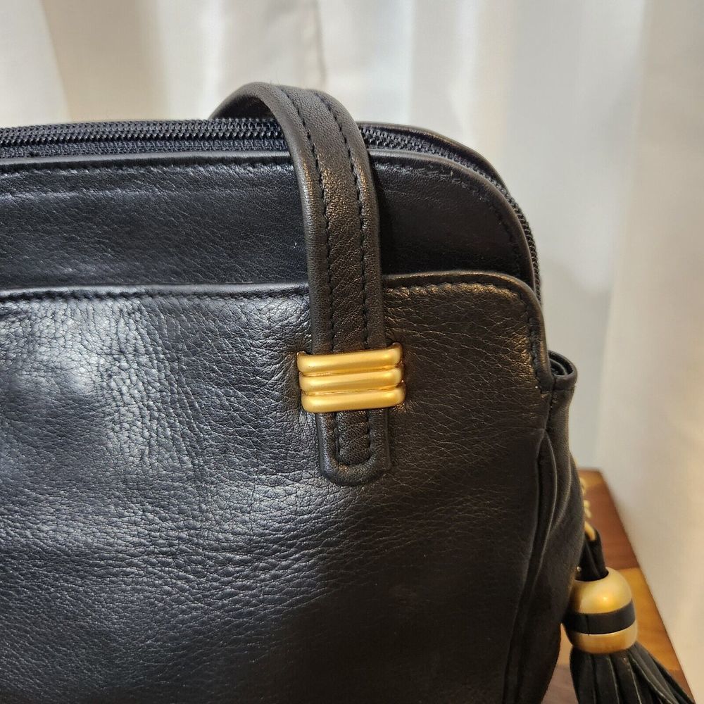 Vintage Tignanello Black Leather Purse Tassle Shoulder Strap Gold Hardware - Picture 3 of 13